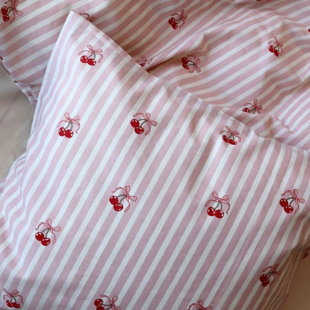 By Mats Babysengetøj, Cherry bow