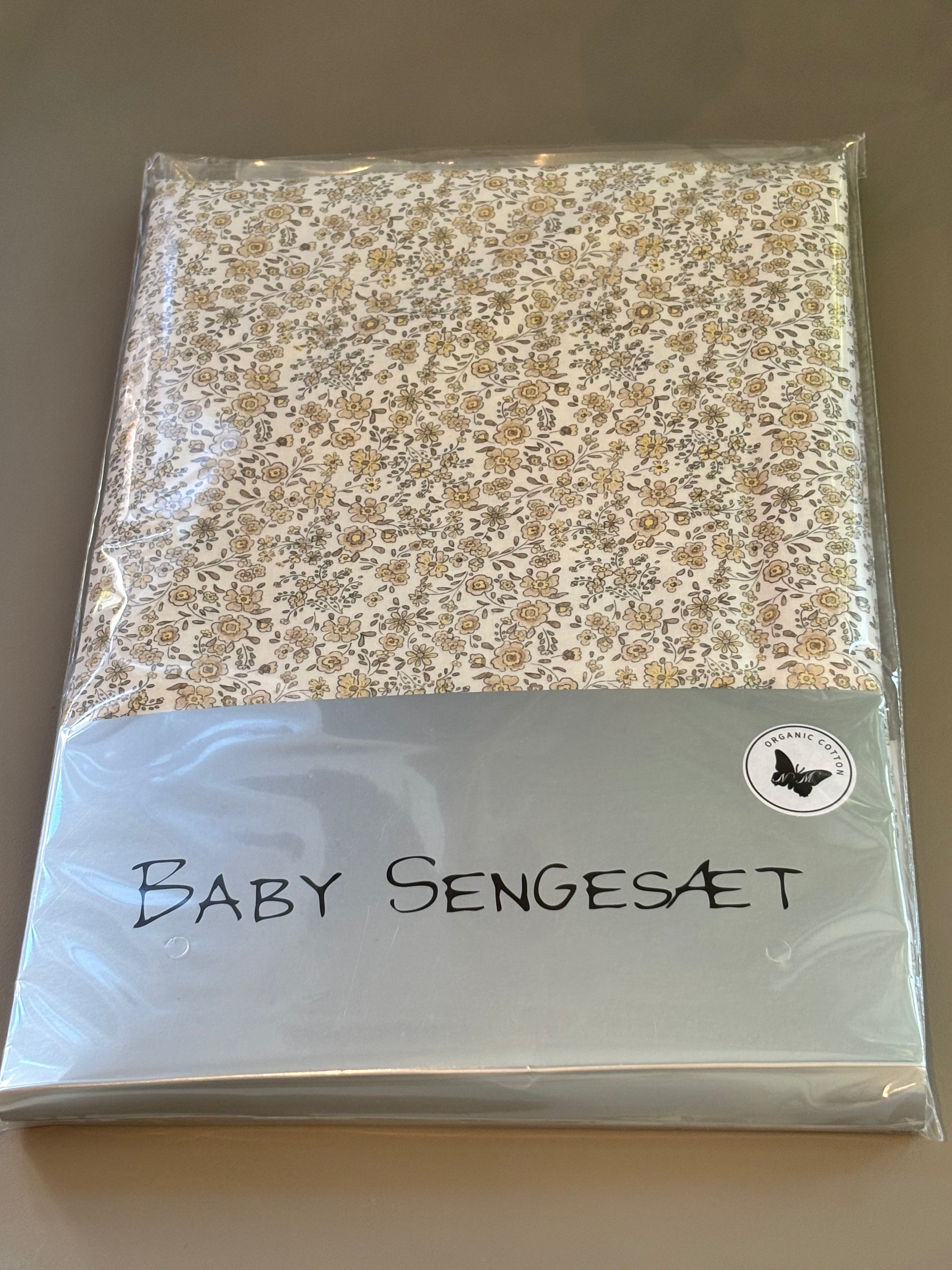 Nørgaard Madsen Babylinned, Blomster, Beige