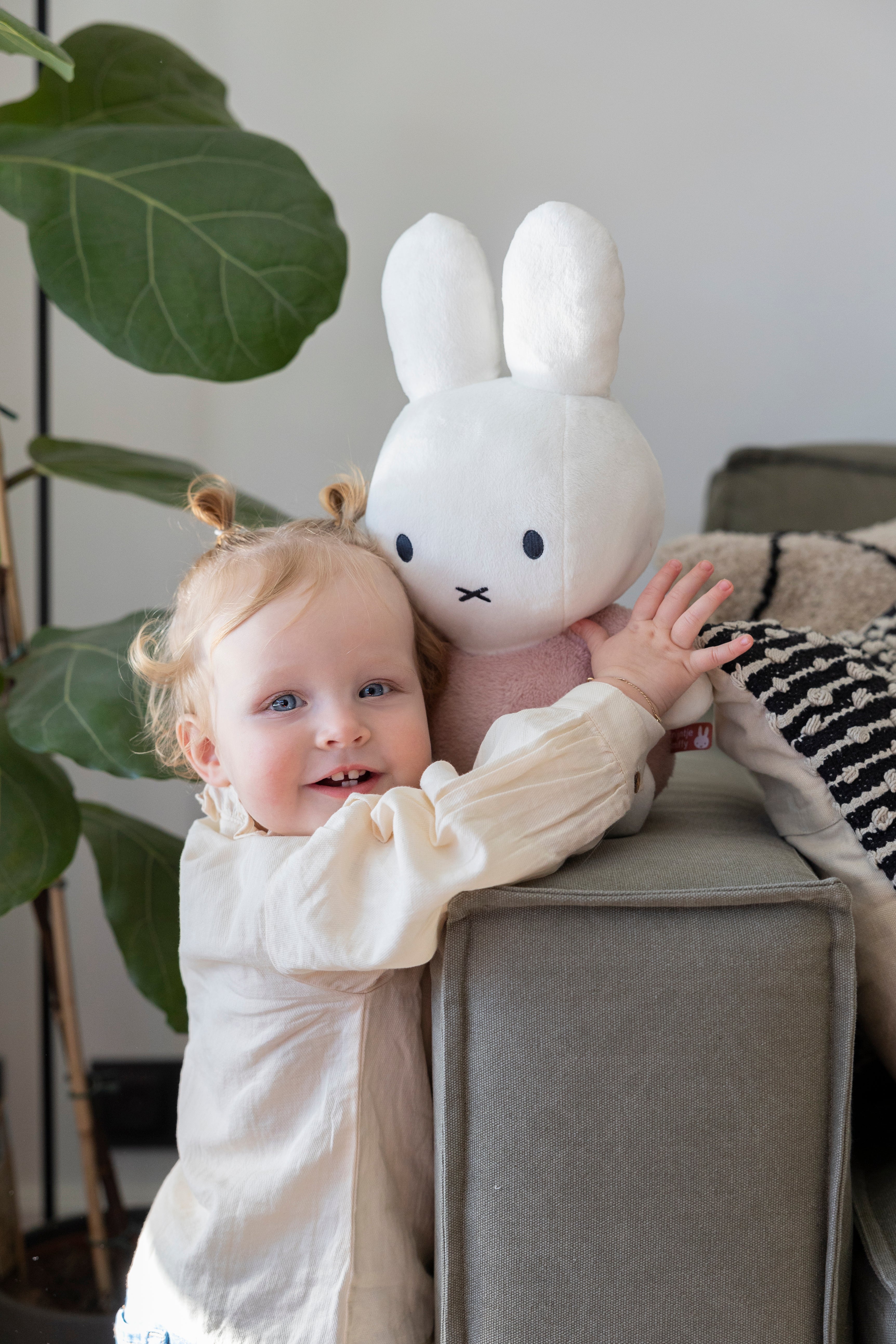 Miffy Krammebamse 35cm - Fluffy Pink